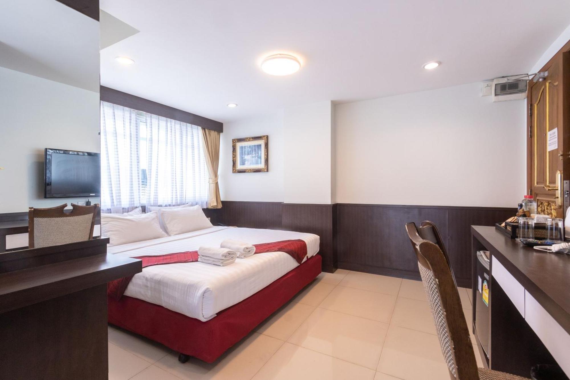 Gusto Pratunam Hotel Bangkok Exterior photo